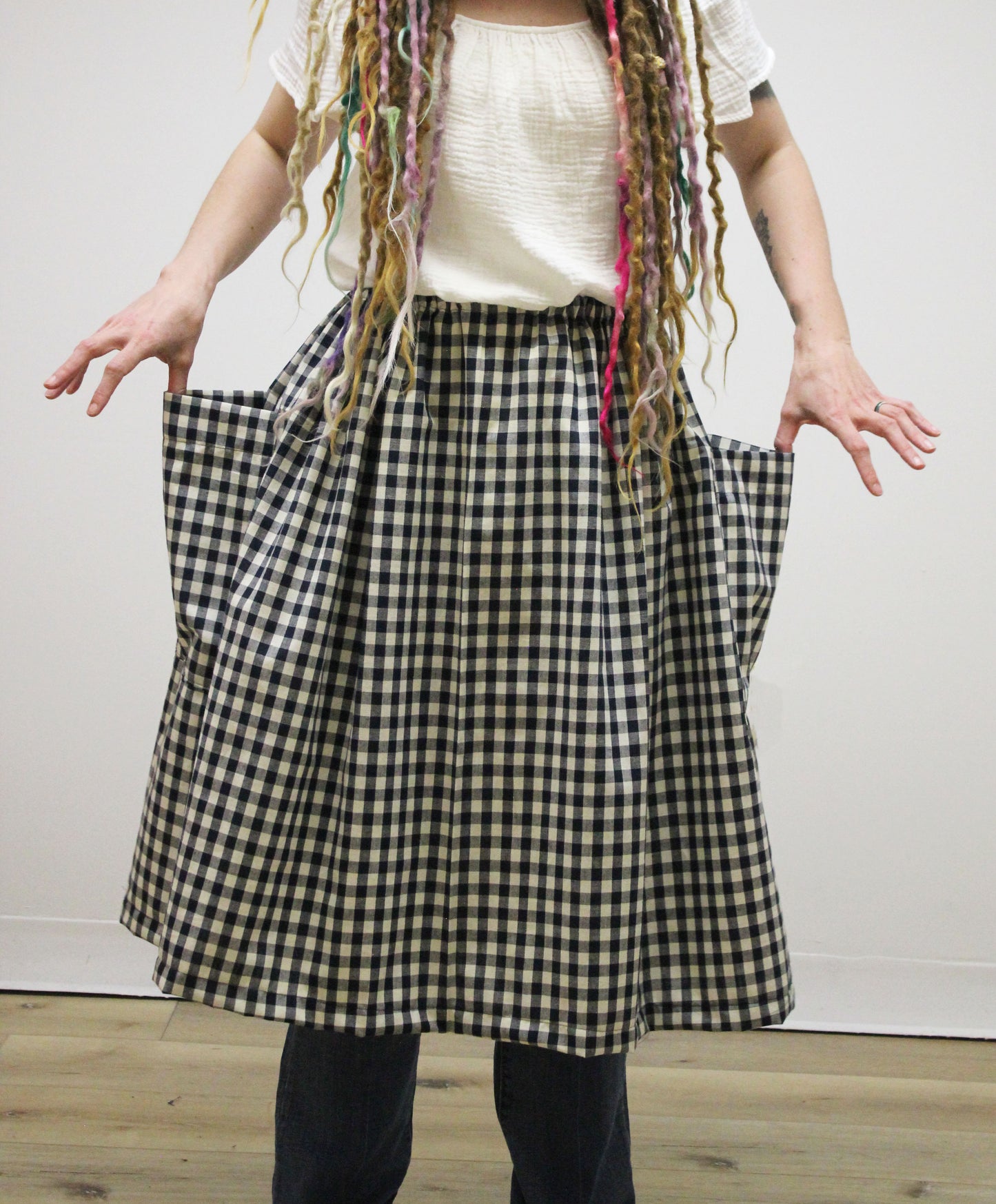 Dirndl Homespun Skirt - close up of big pockets