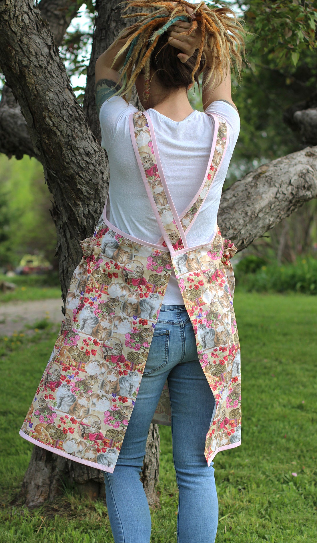 No Tie Apron in Cats and Quilts - Back View