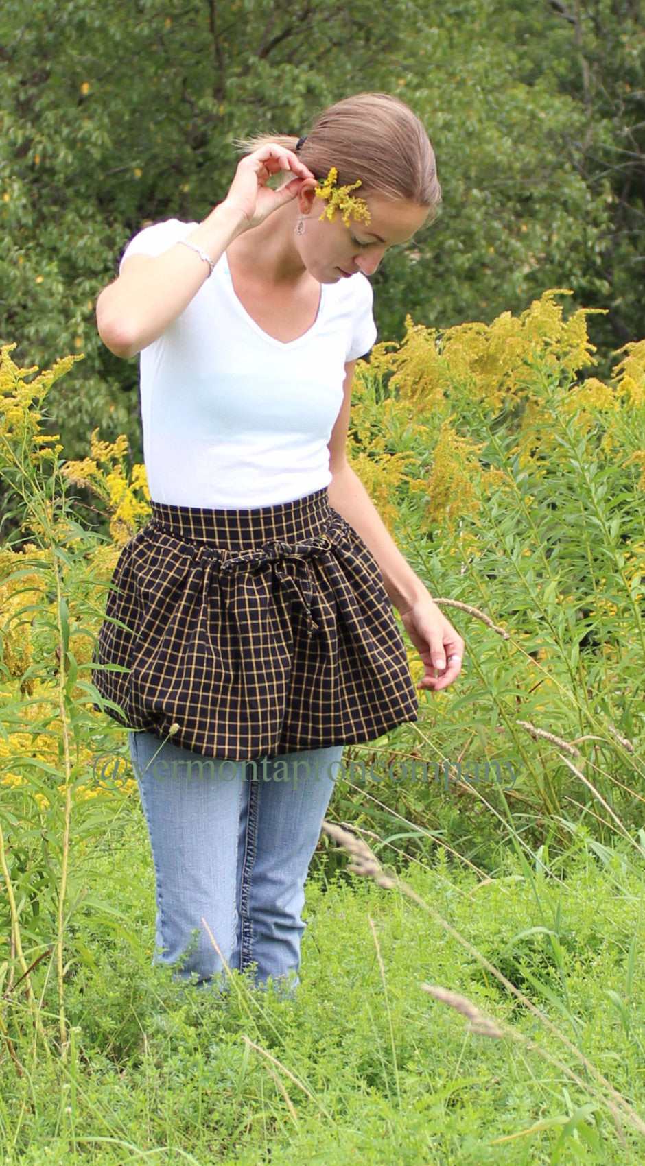 Gathering Apron in Black Plaid 100% Cotton Homespun in Reg and Plus Size, front view