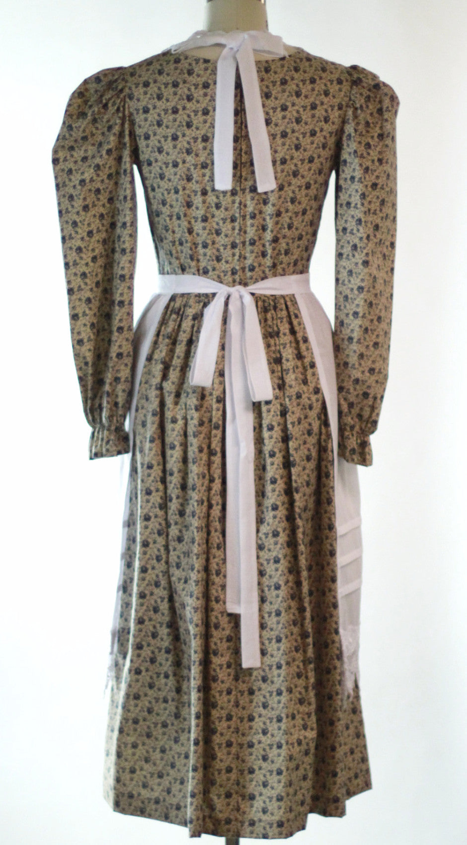 Lace Batiste Bib Apron