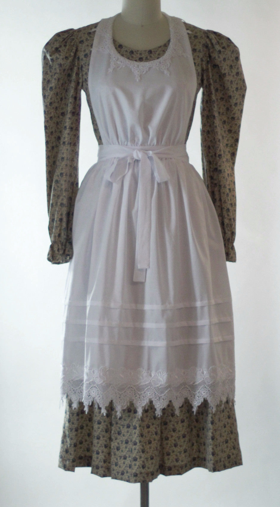 Lace Batiste Bib Apron
