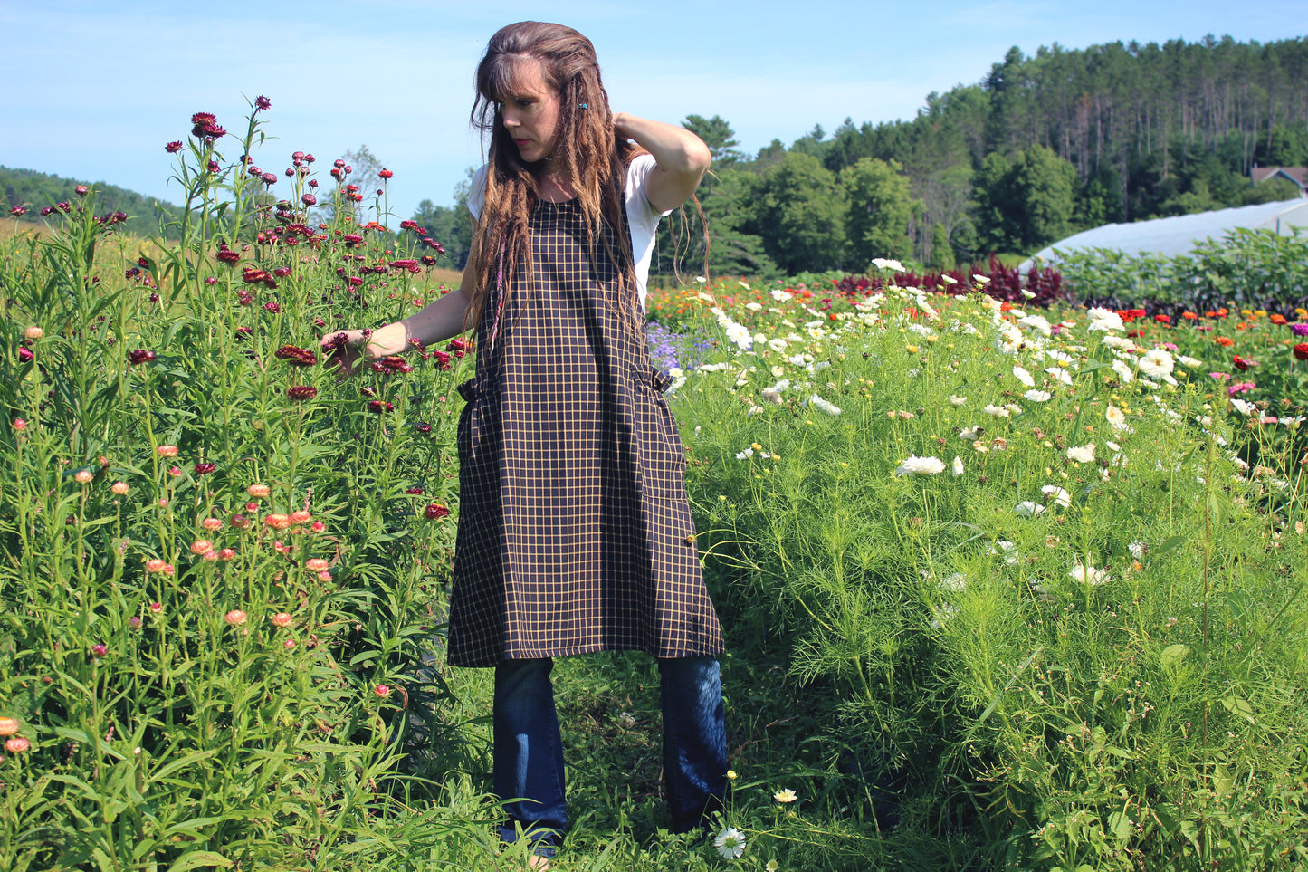 XS-5X No Ties Crossback Apron in Black Plaid 100% Cotton Homespun