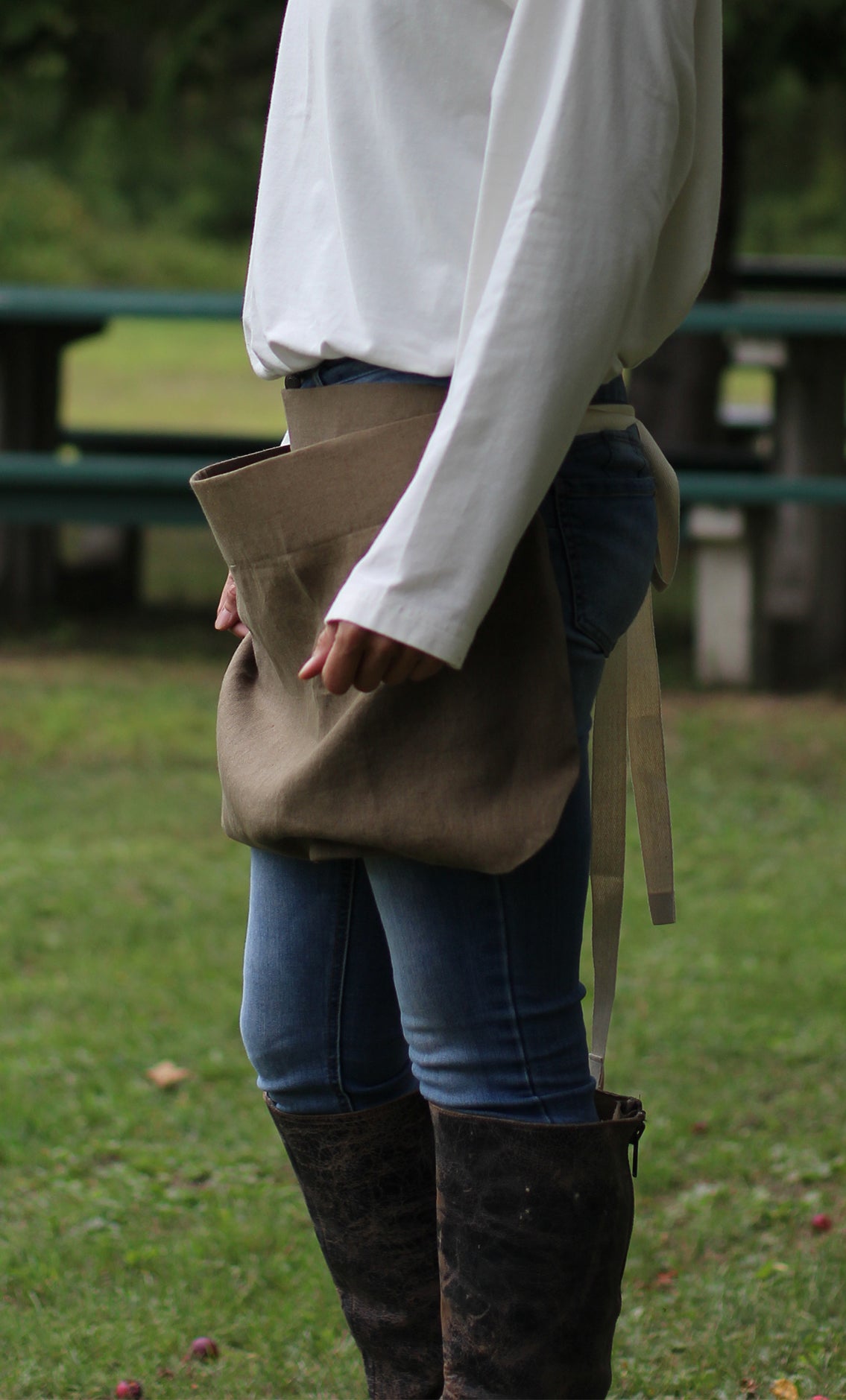 Pouch Apron in Olive Linen - back view