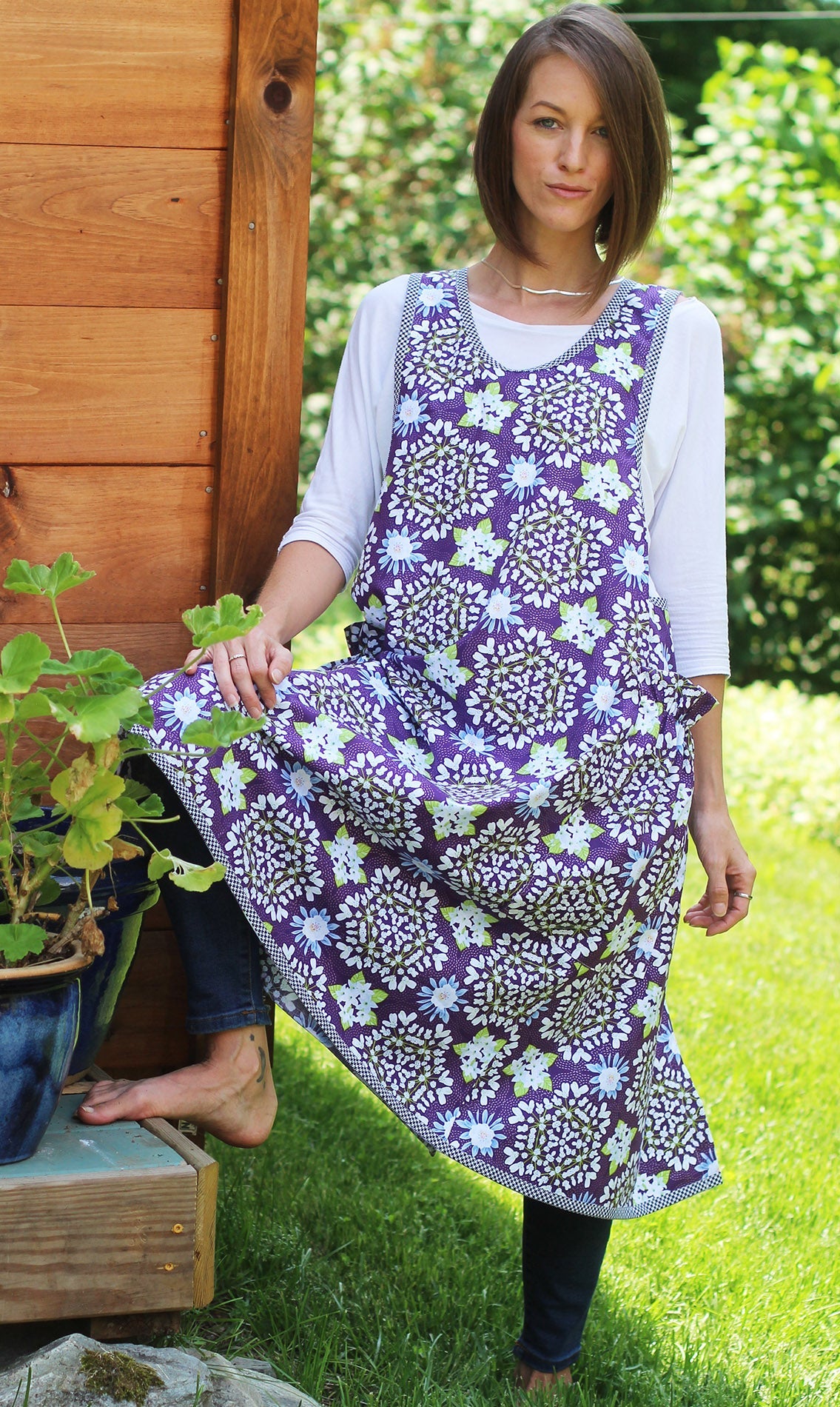XS-5X Purple Craziness - Front view with Potted Geraniums