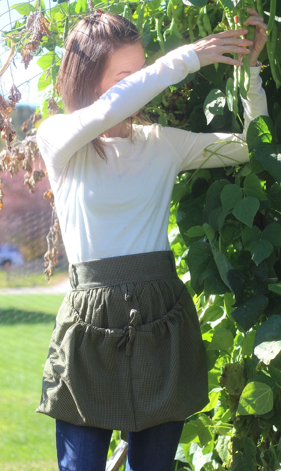 Gathering Apron in Tiny Green Plaid 100% Cotton Homespun in Reg and Plus Size - The Vermont Apron Company  - Front View Closed 4