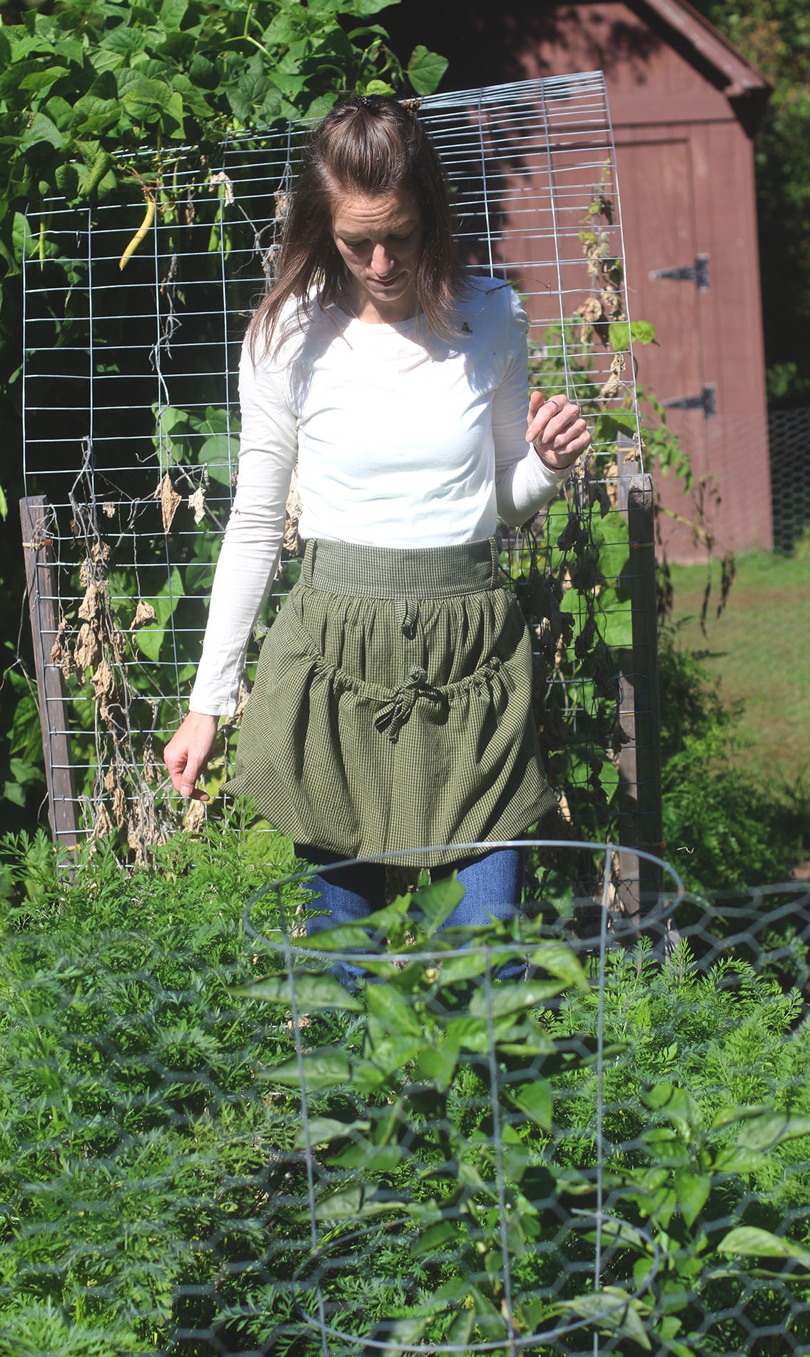 Gathering Apron in Tiny Green Plaid 100% Cotton Homespun in Reg and Plus Size - The Vermont Apron Company  - Front View Closed View