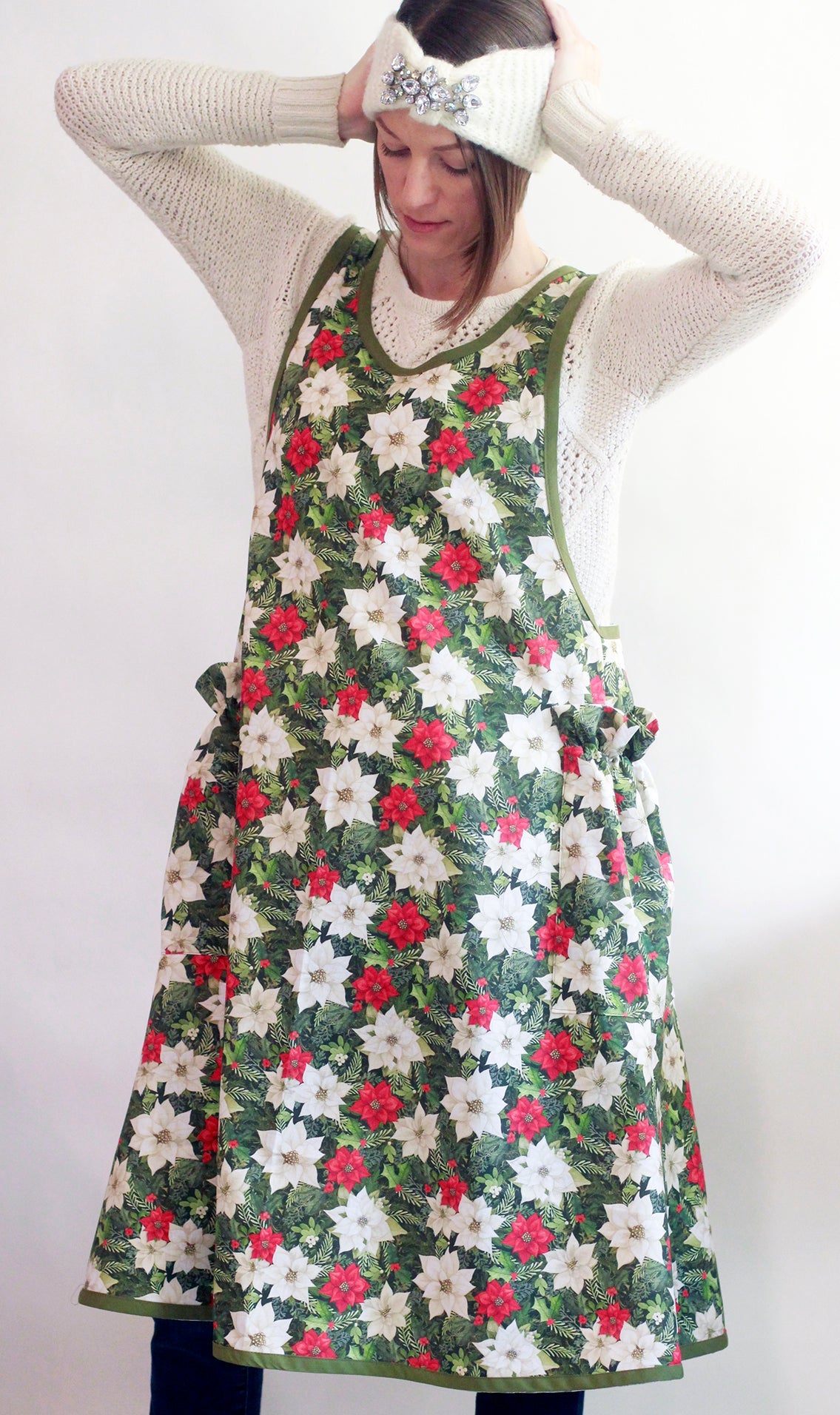 XS-5X White Poinsettia - No Tie Crossback Apron - Front View 4