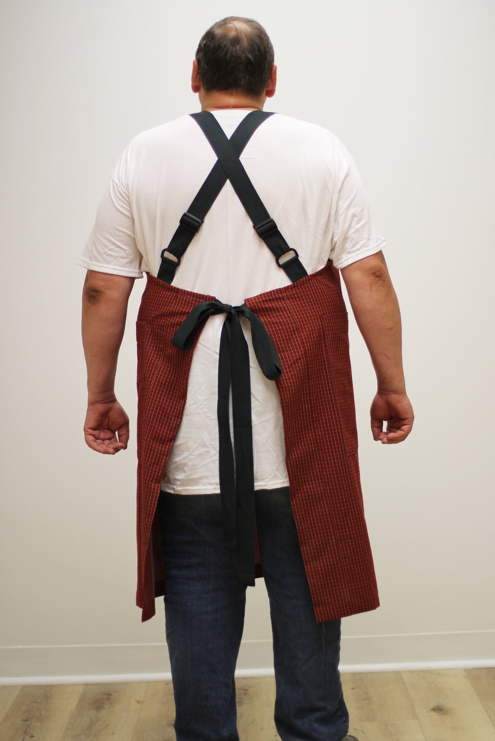 Chef Apron in Red Homespun- BAck view with crossback adjustable straps.