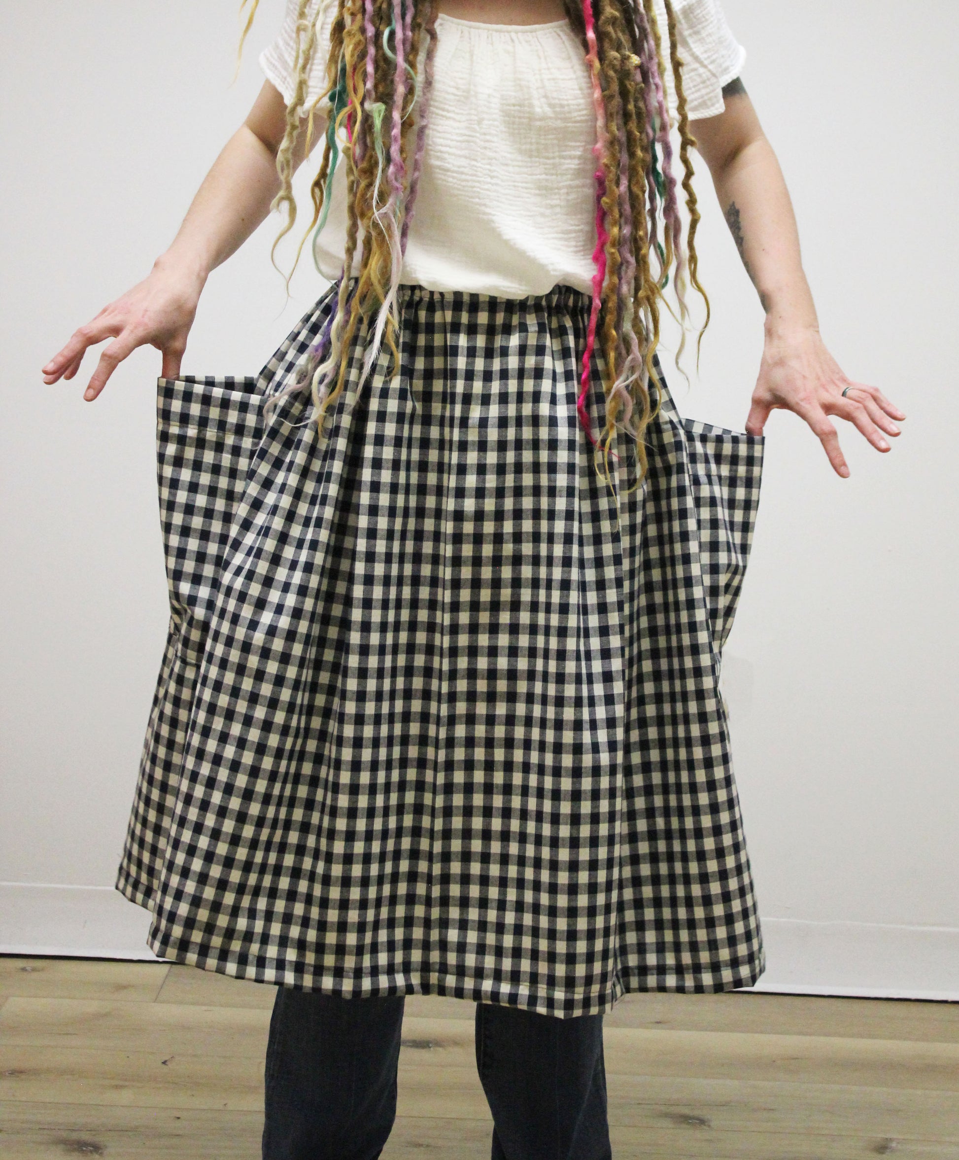 Dirndl Homespun Skirt - close up of big pockets