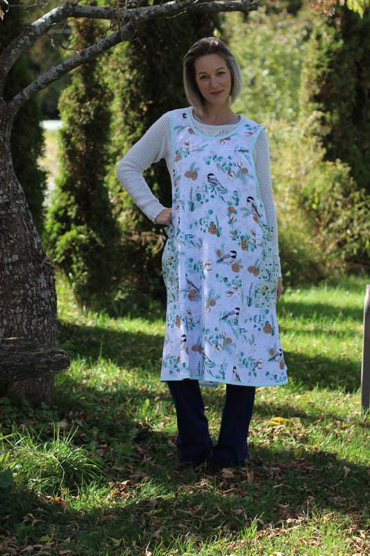 XS-5X No Tie Apron in Pine Cones