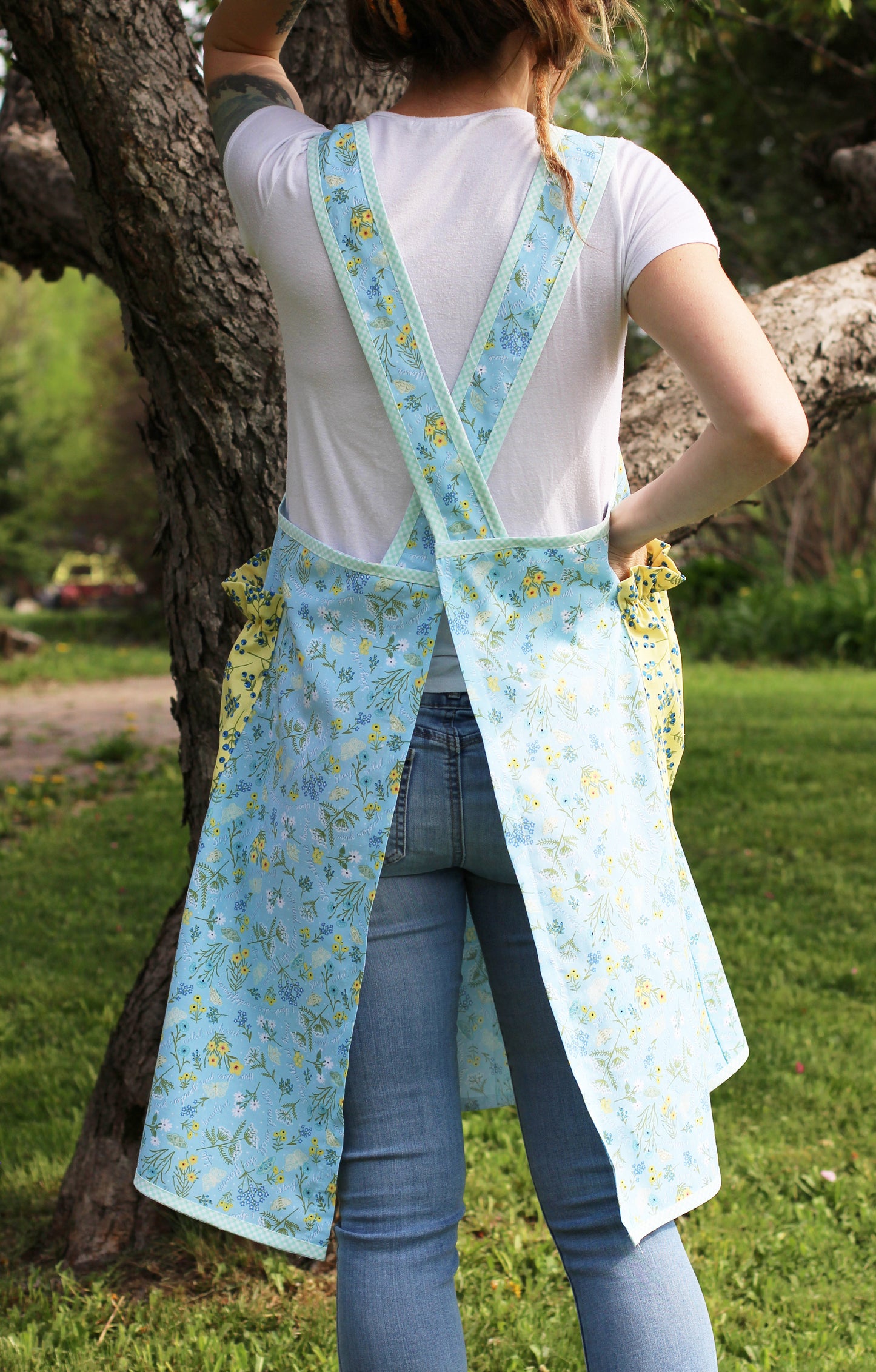 No Tie Apron in Blue Floral with Yellow Pockets - Back View