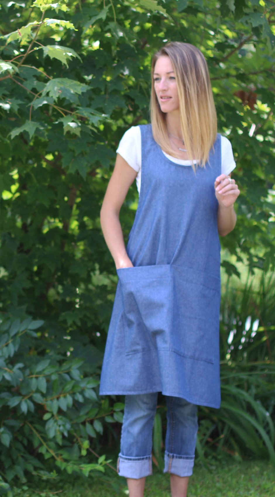 XS-5X No Tie Crossback Apron with Front Pocket in Denim, front view