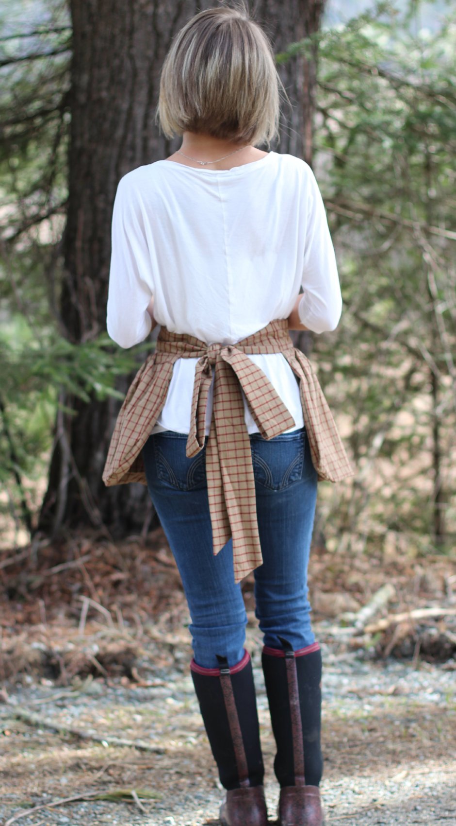 Gathering Apron in Ecru and Red Plaid 100% Cotton Homespun, back view