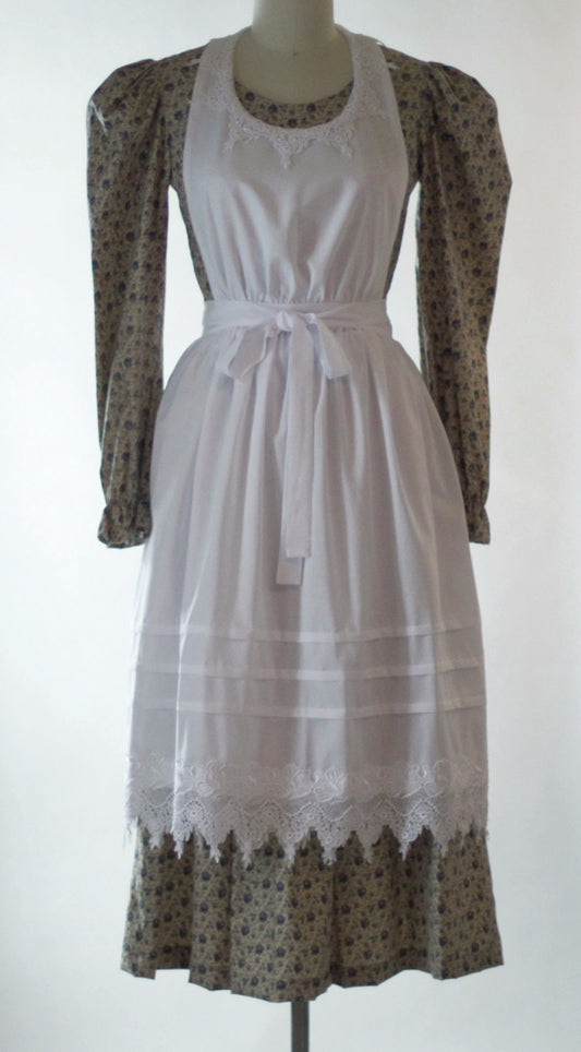 Lace Batiste Bib Apron