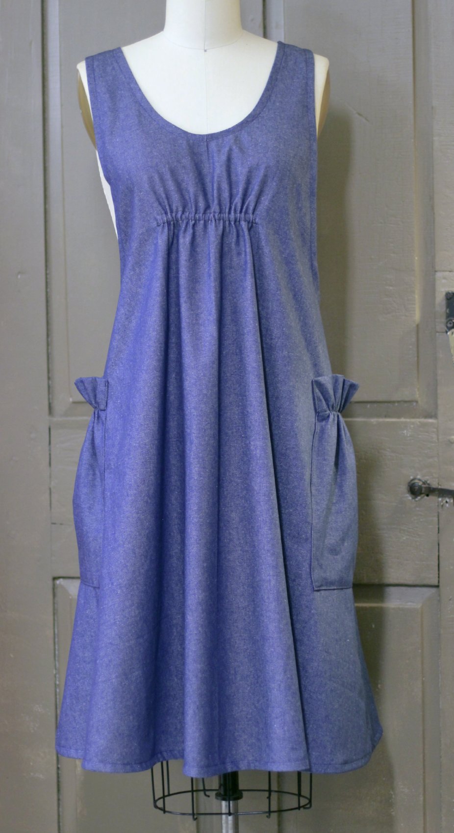 XS-5X No Tie Crossback Apron Maternity Apron in Navy Denim, front view