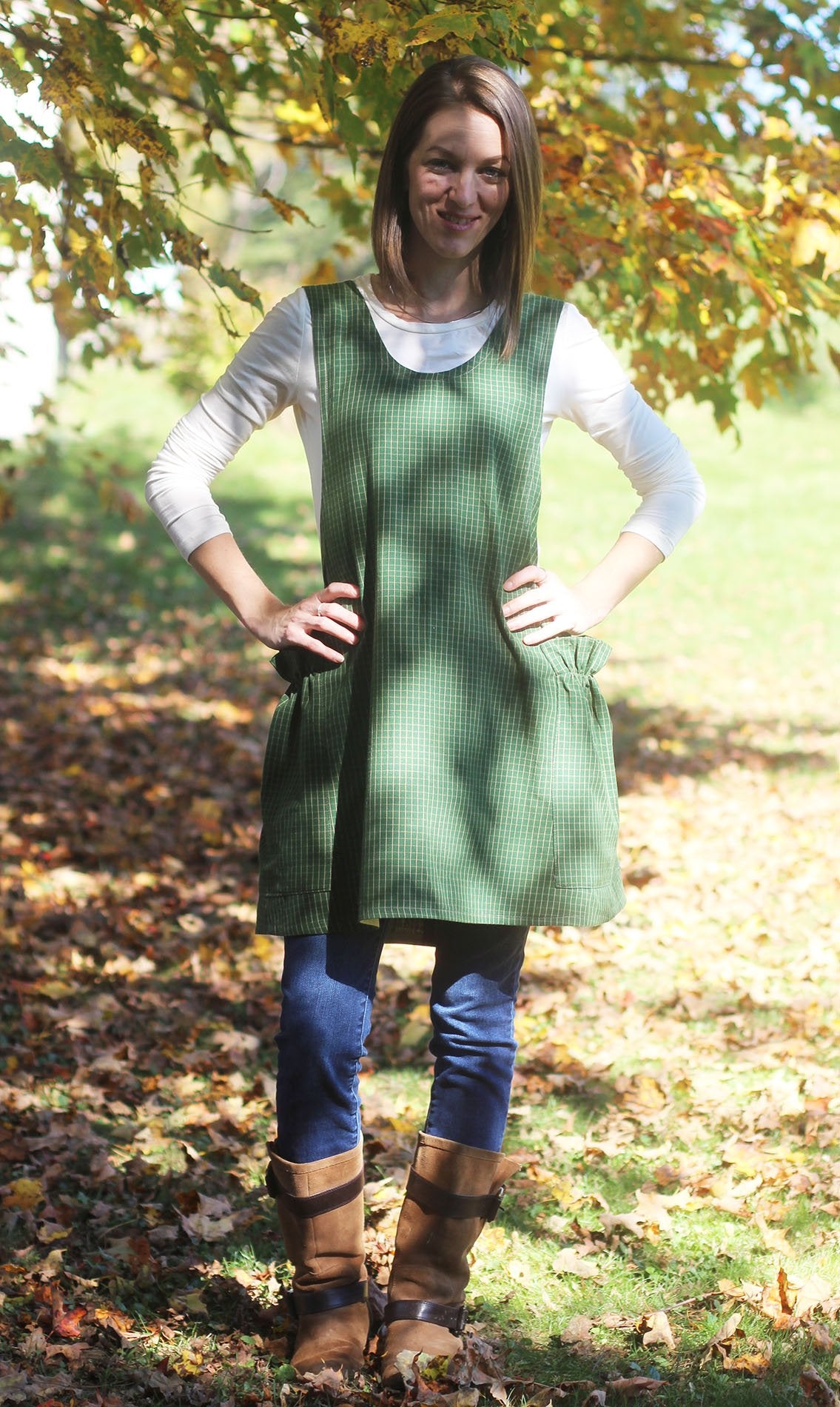 XS-5X No Ties Crossback Apron in 100% Cotton Dark Green Homespun - The Vermont Apron Company - Front View 3