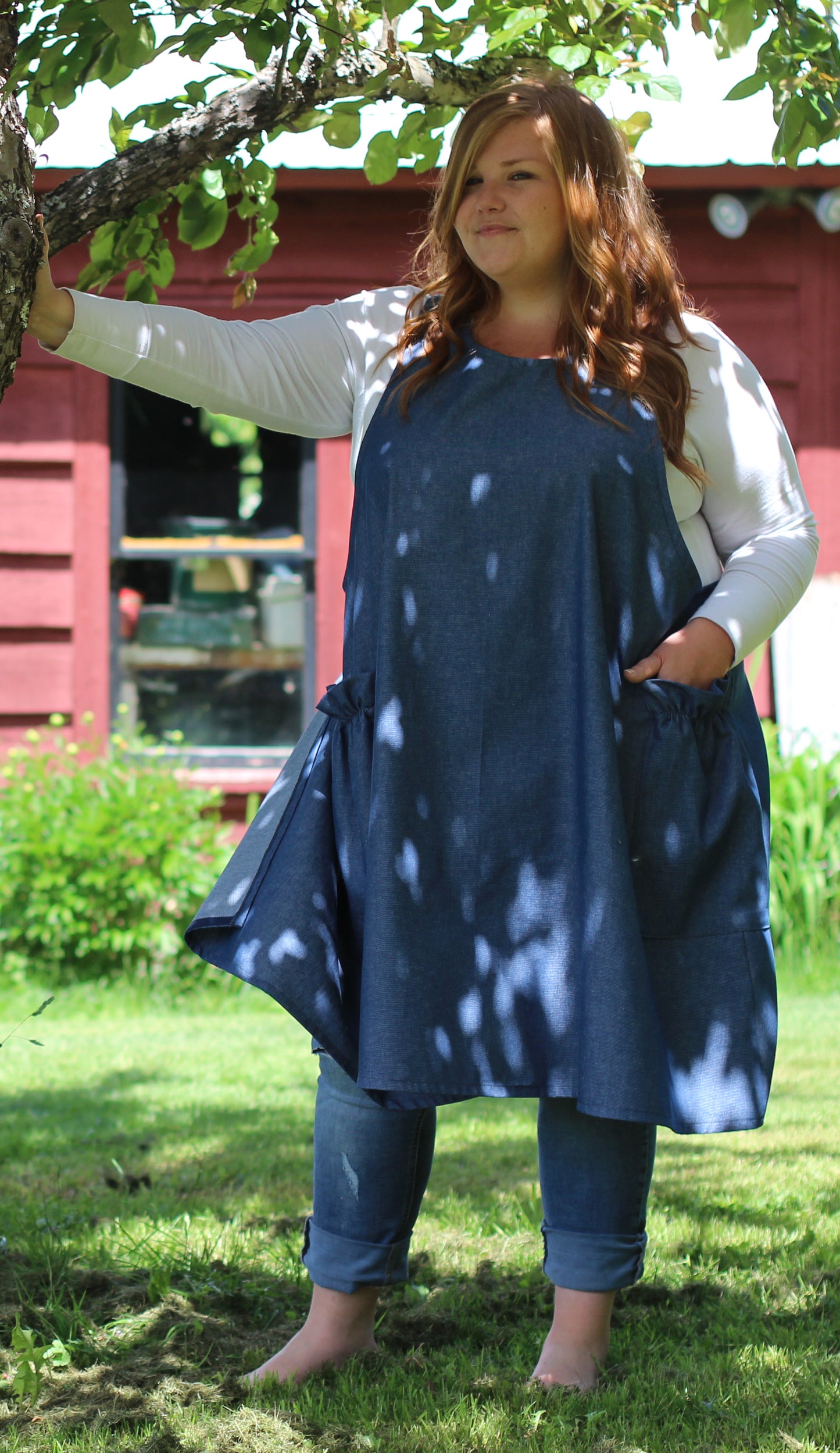 XS-5X No Tie Crossback Apron in Navy Denim, plus size, front view