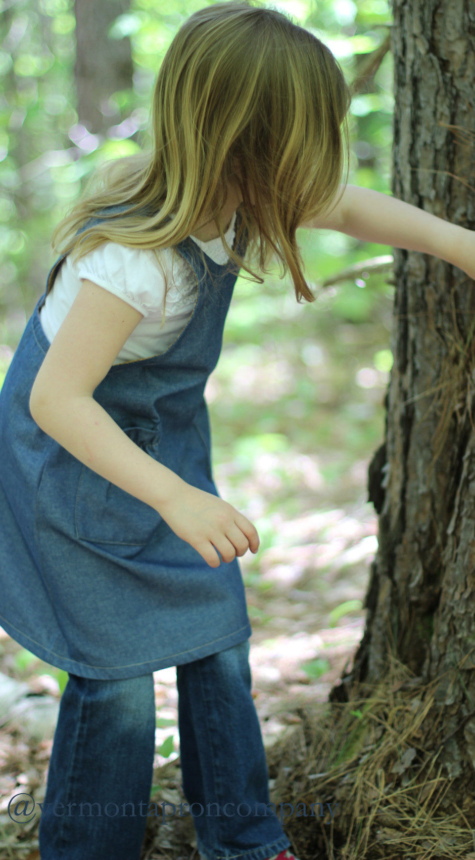 Children's No Tie Apron in Denim with Crisscross Back, side view