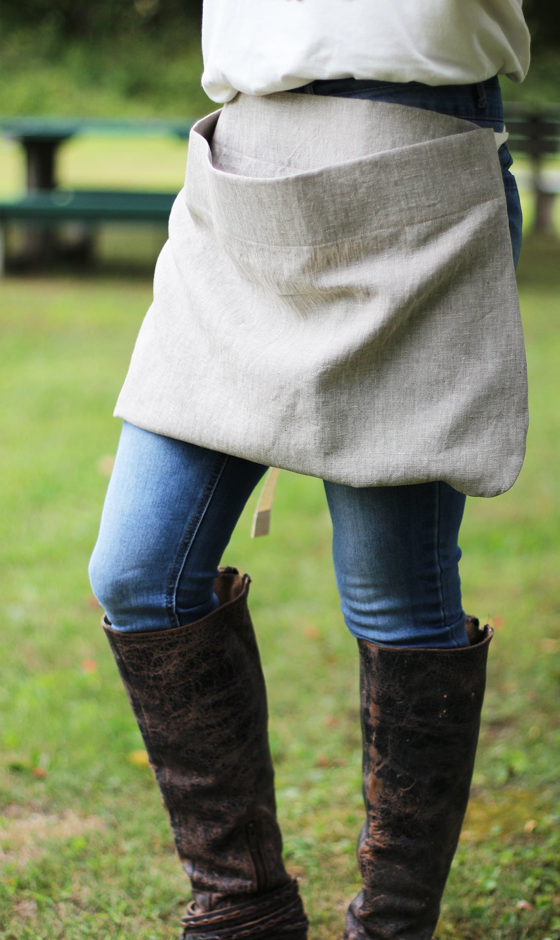 Pouch Apron in Oatmeal Linen - front View