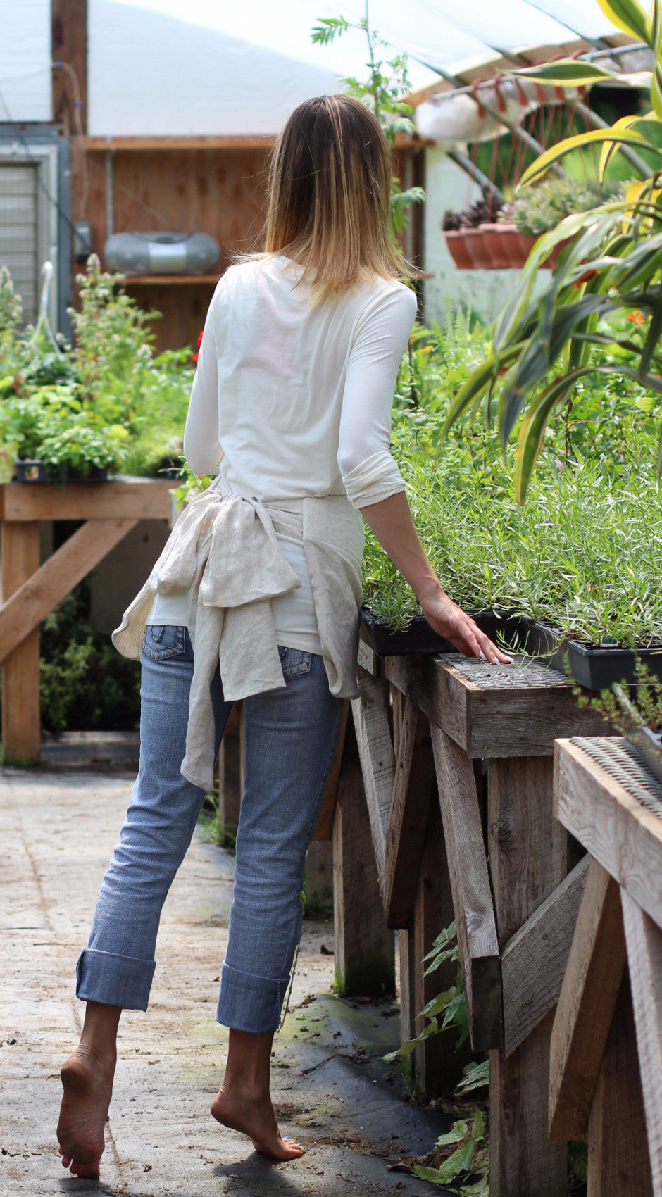 Pouch Apron in 100% Flax Linen, side/ back view