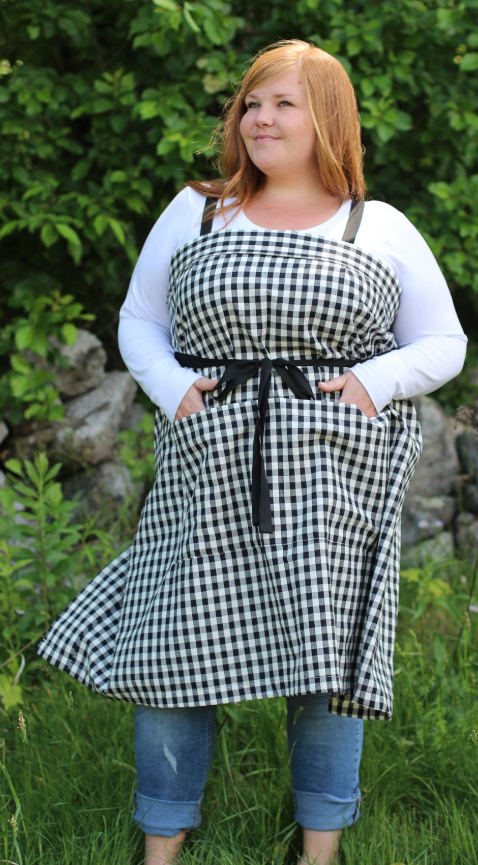 XS-5X Wrap Apron in Black and White 100% Cotton Homespun, front view