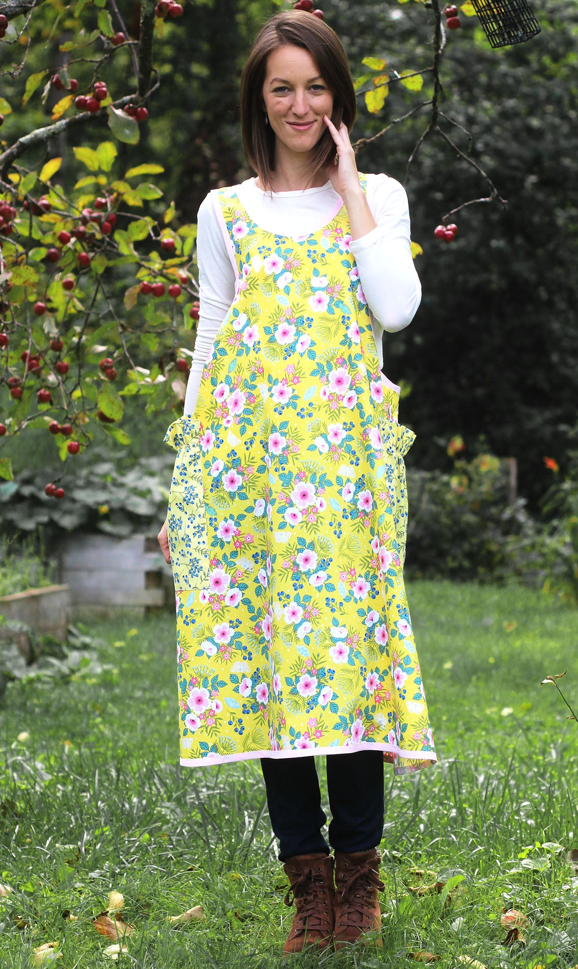 XS-5X Yellow Floral - No Tie Crossback Apron - Front View 1