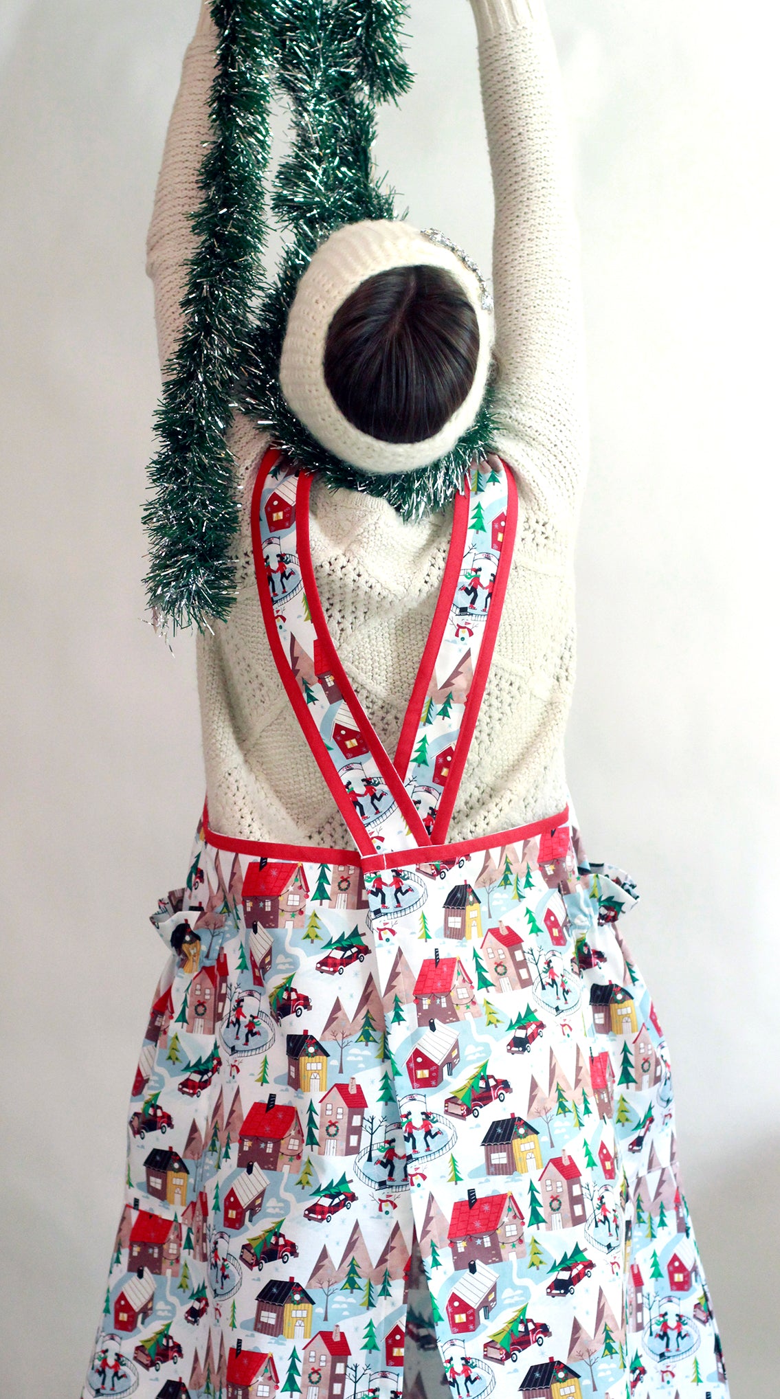 XS-5X Winter Village - No Tie Crossback Apron - Back View 1